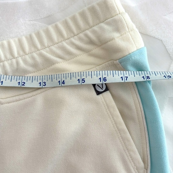 Lane Bryant Cream/Ivory & Light Blue Cropped Joggers w/Front Pockets. Size 14/16 - Picture 7 of 10